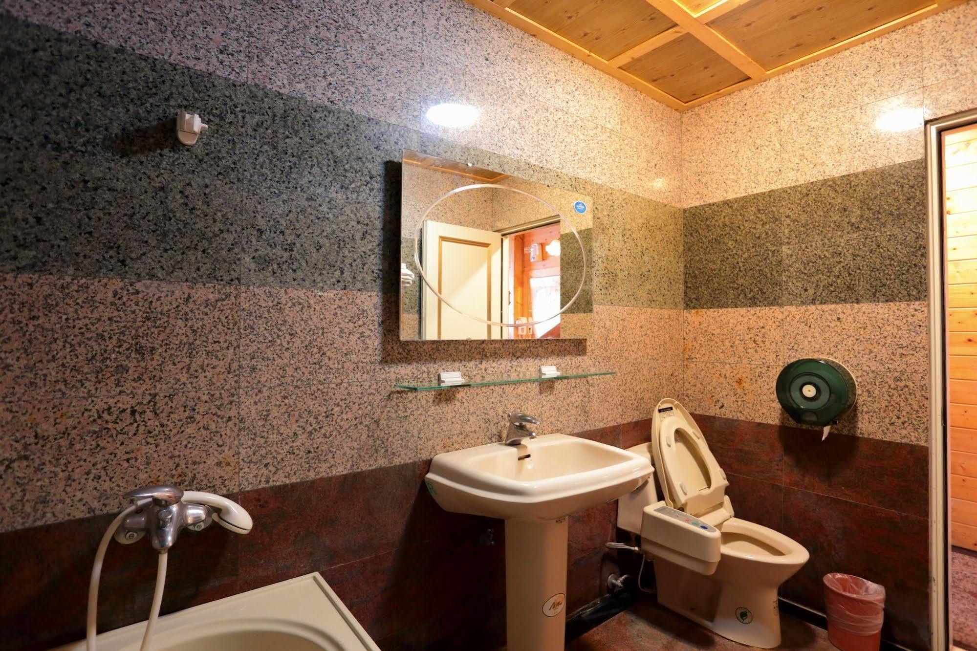 Kingtaiwan Hotel Lugu Extérieur photo